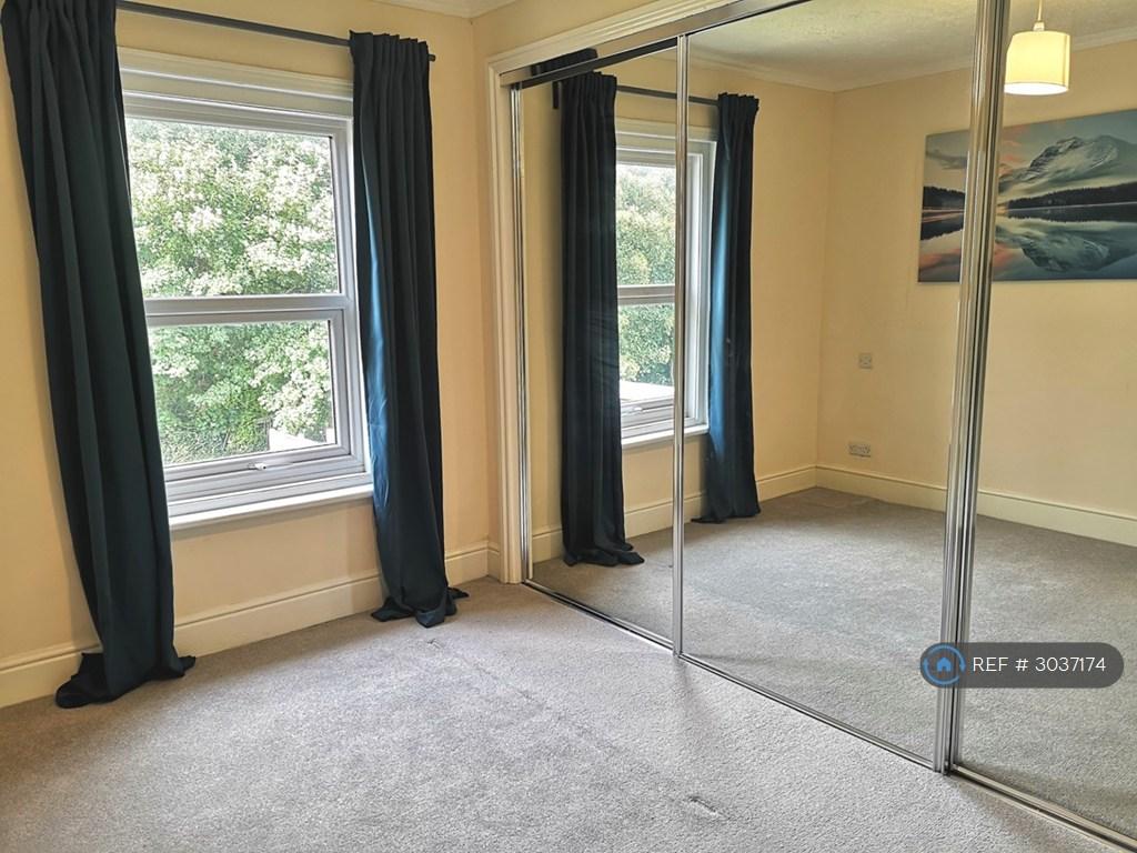 Apartment in Southampton - View 5