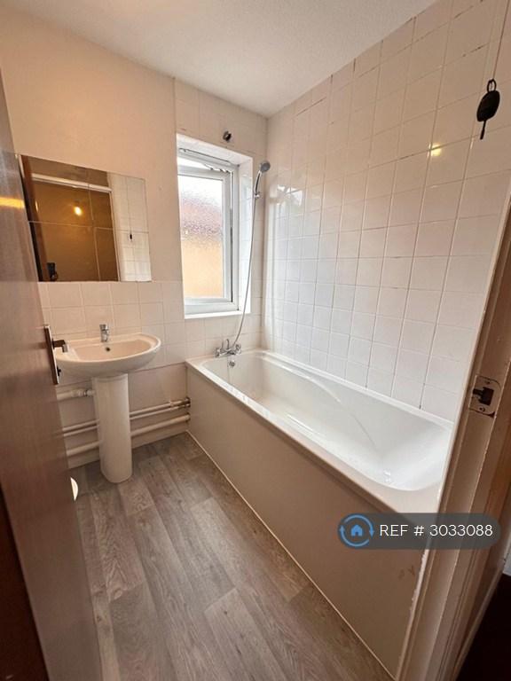 House in London - View 5