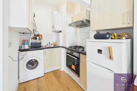 2 bedroom flat to rent, Cambridge Heath Road, London, E2