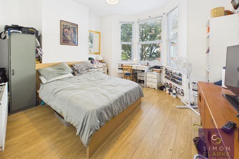 2 bedroom flat to rent, Cambridge Heath Road, London, E2