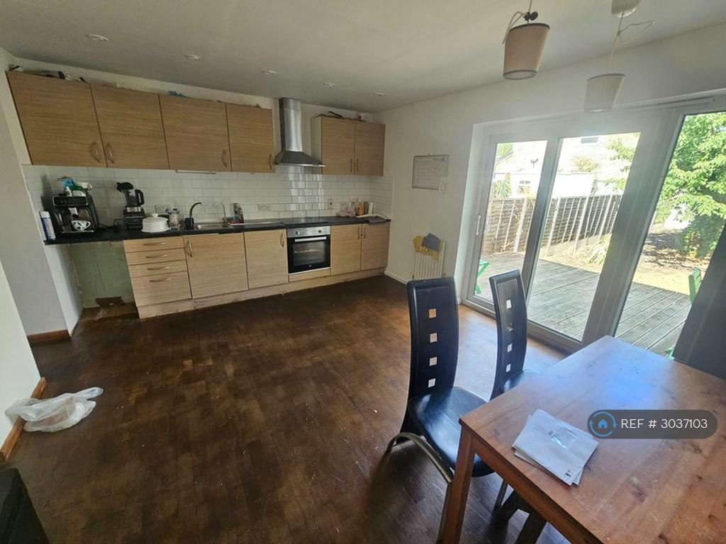 House in London - View 3