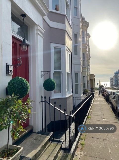 Apartment in Brighton, Queen's Park - View 2