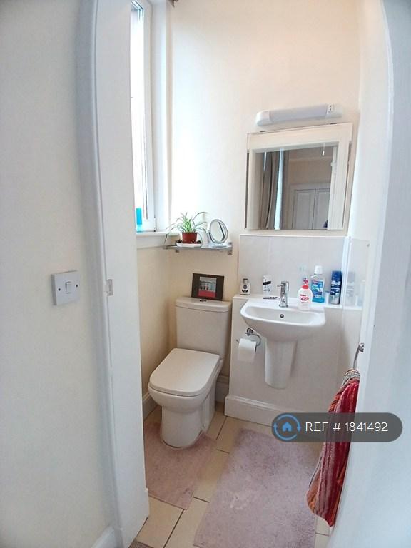 Apartment in Edinburgh - More