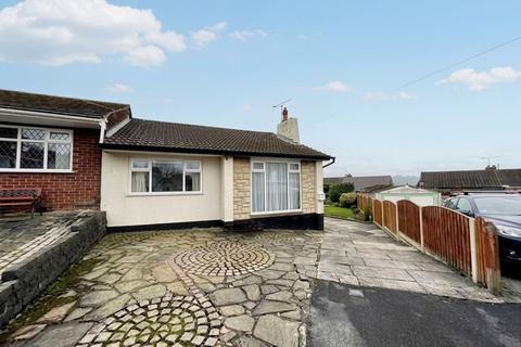 2 bedroom semi-detached bungalow to rent, Well Mead, Bredbury, SK6
