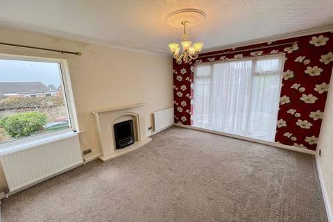 2 bedroom semi-detached bungalow to rent, Well Mead, Bredbury, SK6
