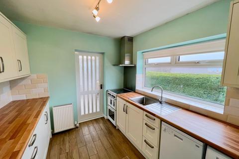2 bedroom semi-detached bungalow to rent, Well Mead, Bredbury, SK6
