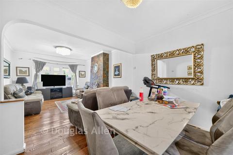 4 bedroom semi-detached house for sale, Forest Road, Ilford IG6