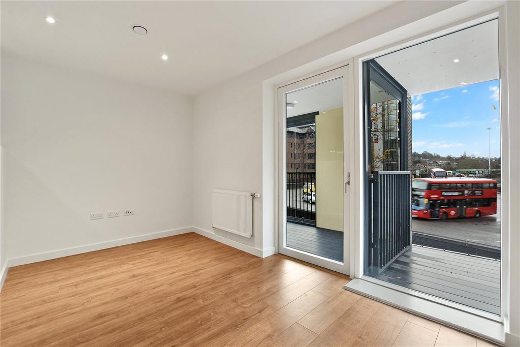 Apartment in HARROW - View 3