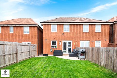 3 bedroom semi-detached house for sale, Farleigh Drive, Harworth & Bircotes, Doncaster, South Yorkshire, DN11