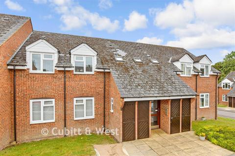 2 bedroom flat for sale, Rowan Mead, Tadworth KT20