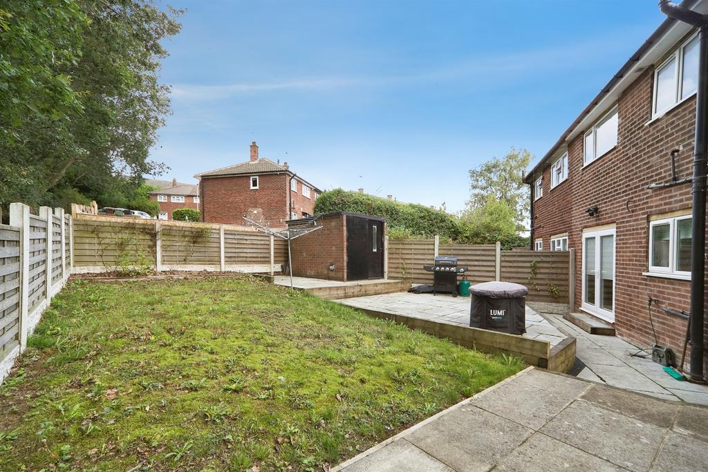 House in Leeds, Horsforth Woodside, Horsforth - View 4