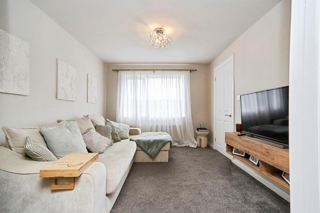 House in Leeds, Horsforth Woodside, Horsforth - View 5