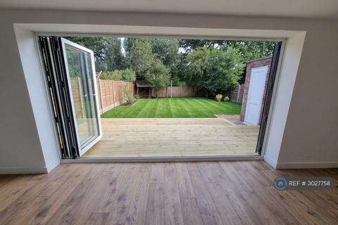2 bedroom bungalow to rent, Ninesprings Way, Hitchin, SG4