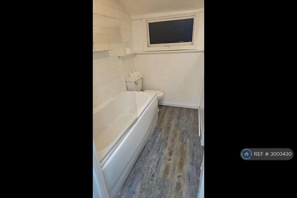 House in Croydon - View 4