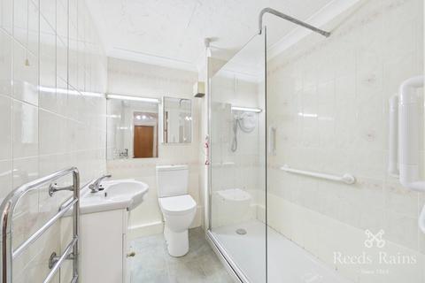 2 bedroom apartment for sale, London Road, Cheshire CW9