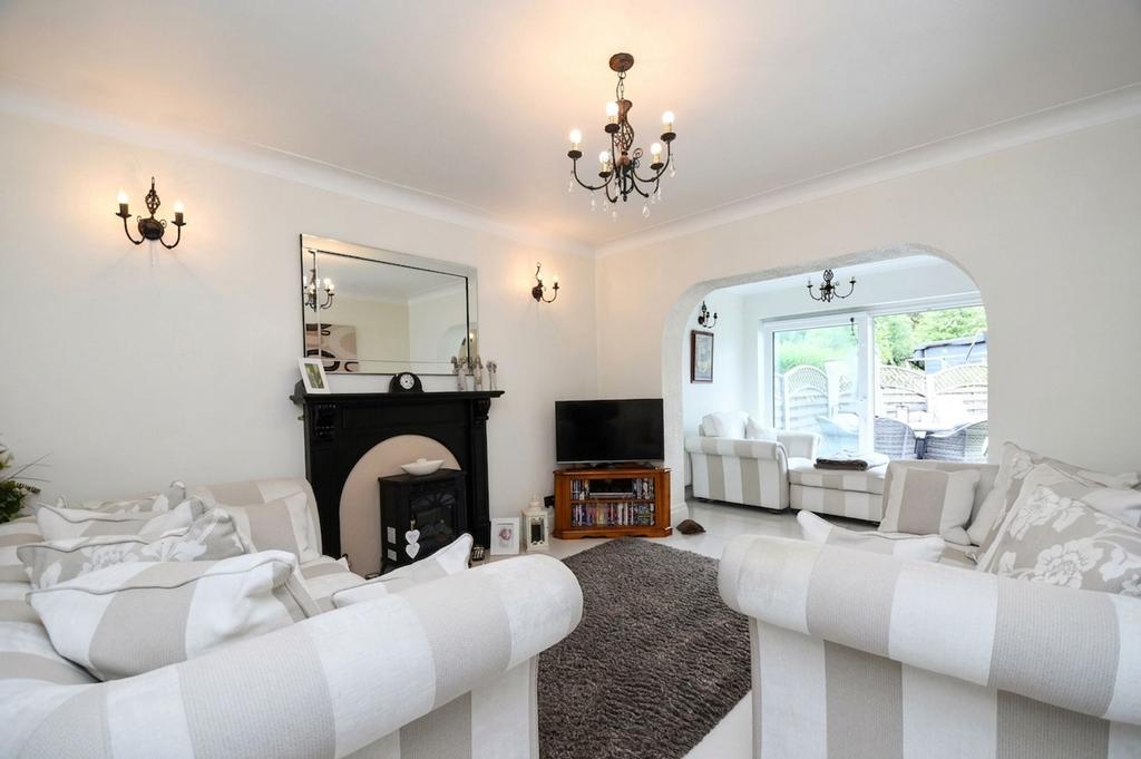 House in Salford - View 3