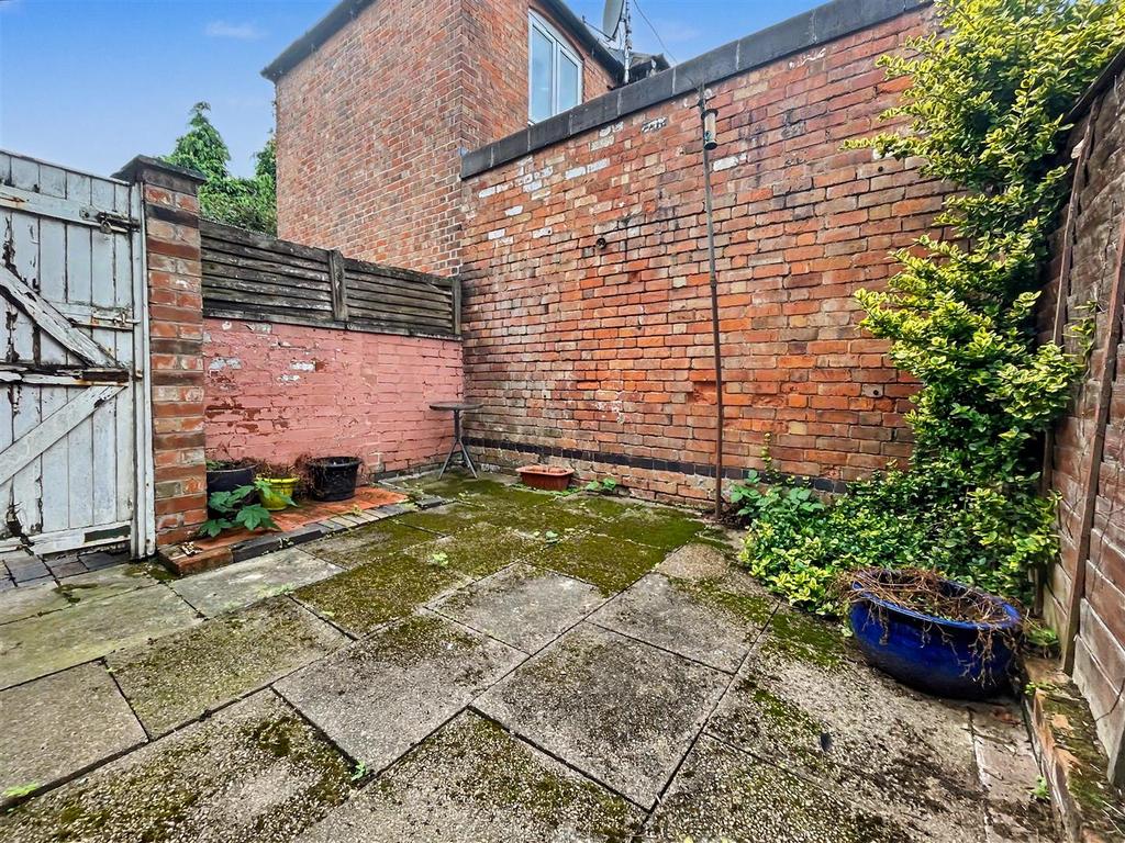 House in Leicester, West End - View 4
