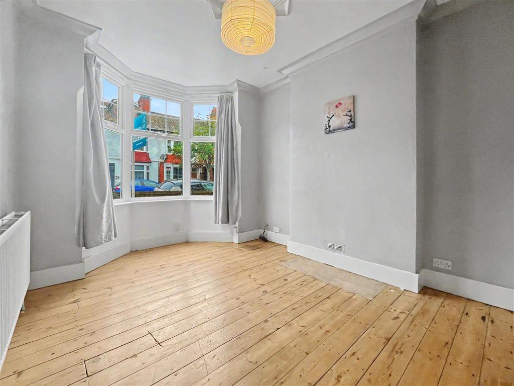 House in Leicester, Westcotes - More