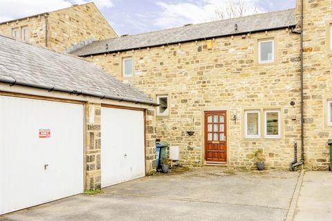 2 bed terraced house for rent in Whinfield Court, Skipton