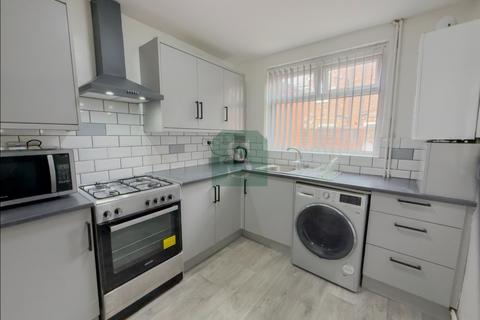 4 bedroom house to rent, Albemarle street, Manchester, M14