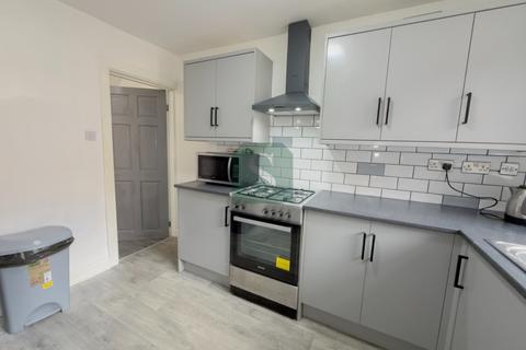 4 bedroom house to rent, Albemarle street, Manchester, M14