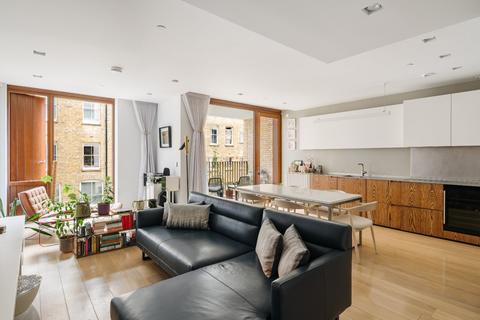 Bartholomew Close, London, EC1A