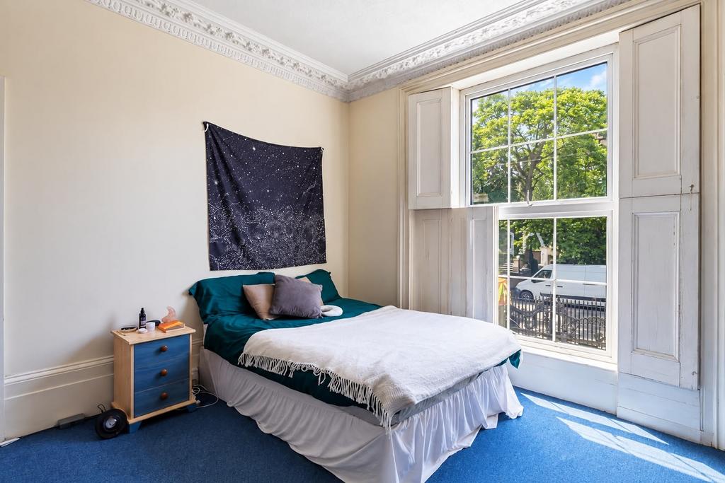 Apartment in Greater London - View 3