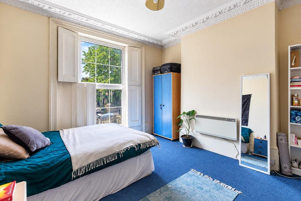 Apartment in Greater London - View 5