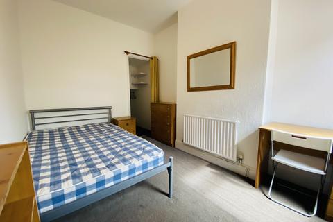 4 bedroom terraced house to rent, Wolfa Street, DERBY