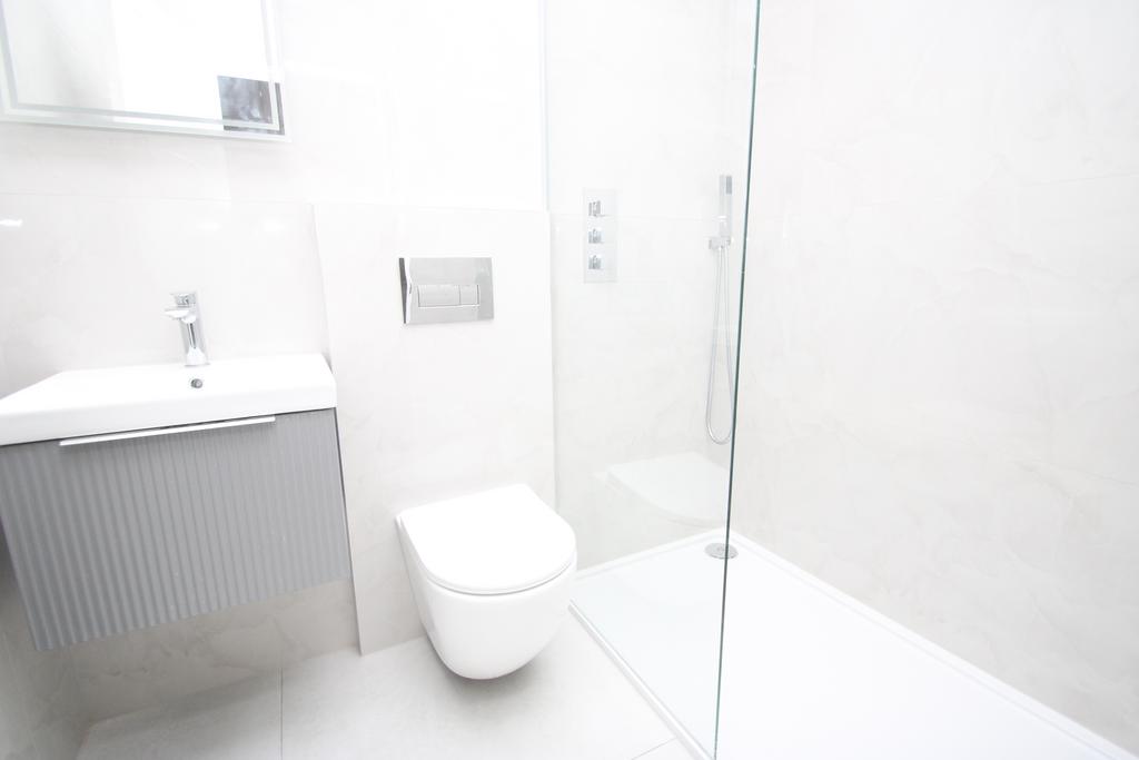 House in London - View 5