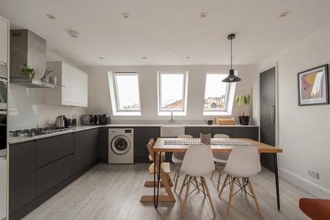 3 bedroom flat for sale, Priory Park Road, London, NW6