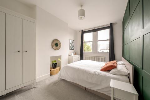 3 bedroom flat for sale, Priory Park Road, London, NW6