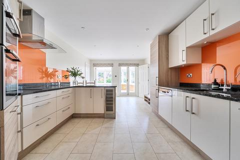 4 bedroom detached house for sale, Bickmore Way, Tonbridge, TN9