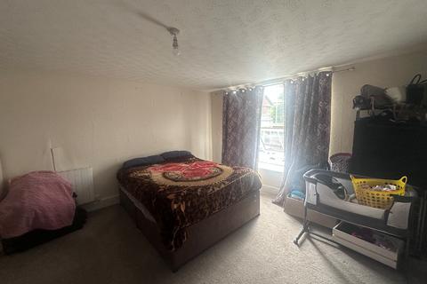 2 bedroom flat to rent, Comberton Hill, Kidderminster, DY10