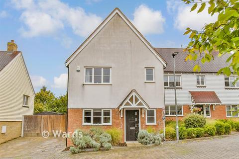 3 bedroom semi-detached house for sale, Longview Close, Faversham ME13