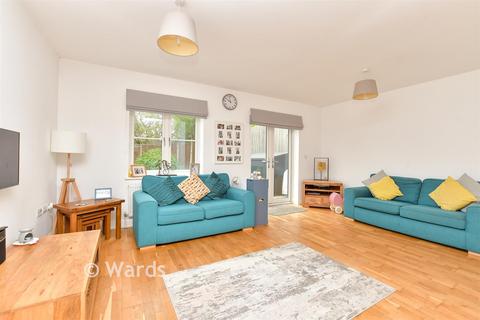 3 bedroom semi-detached house for sale, Longview Close, Faversham ME13