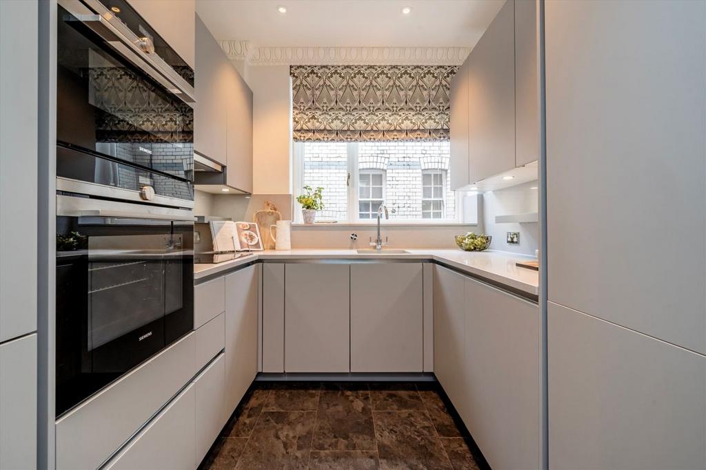 Apartment in London - View 5