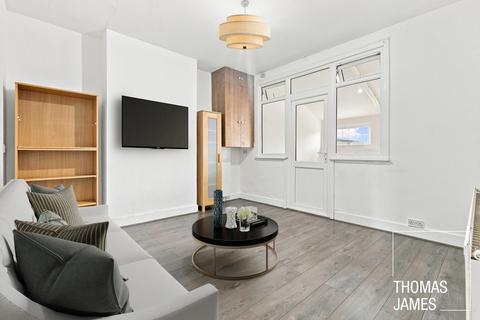 4 bedroom terraced house for sale, Shrewsbury Road, London, N11