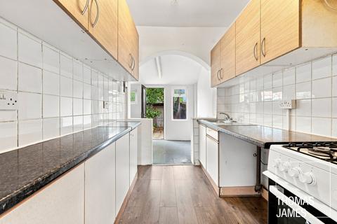 4 bedroom terraced house for sale, Shrewsbury Road, London, N11