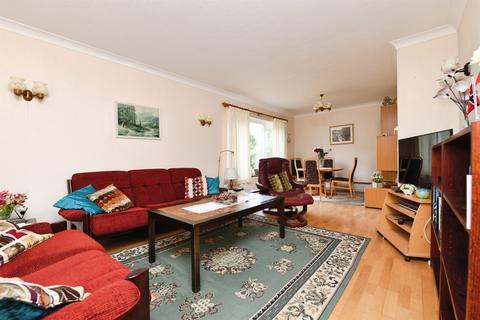 4 bedroom detached house for sale, Attwoods Close, Chelmsford