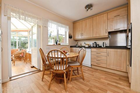 4 bedroom detached house for sale, Attwoods Close, Chelmsford