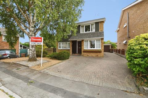 4 bedroom detached house for sale, Attwoods Close, Chelmsford