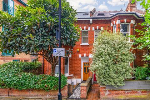 Silver Crescent, London W4