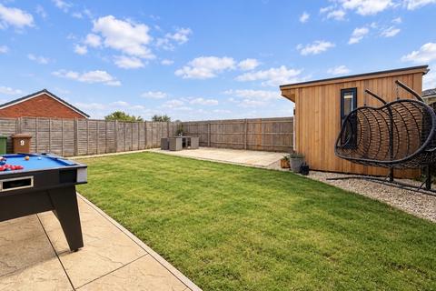 5 bedroom detached house for sale, Douglas Drive, Grove