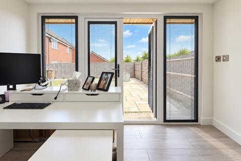 5 bedroom detached house for sale, Douglas Drive, Grove