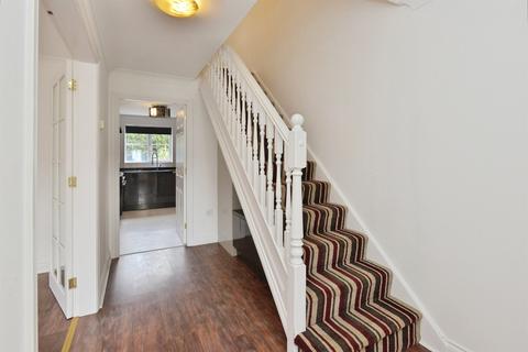 4 bedroom detached house for sale, Kingshill Drive, Deanshanger, Milton Keynes