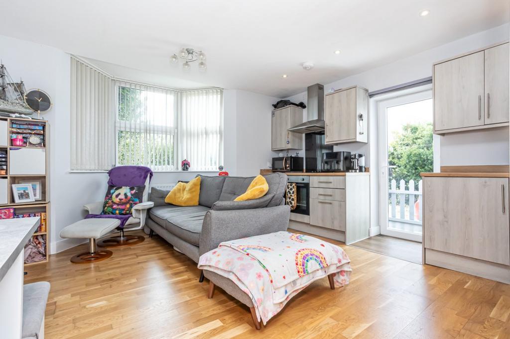 Apartment in Kent - View 3