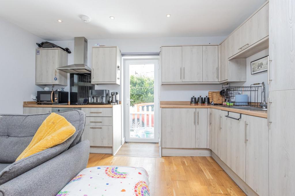 Apartment in Kent - View 4