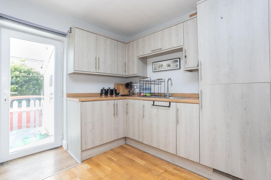 Apartment in Kent - View 5