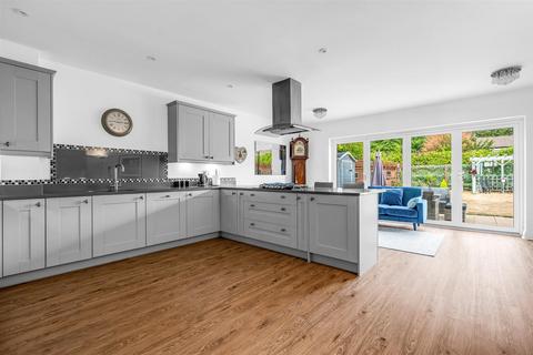 4 bedroom semi-detached house for sale, Newitt Court, Welwyn